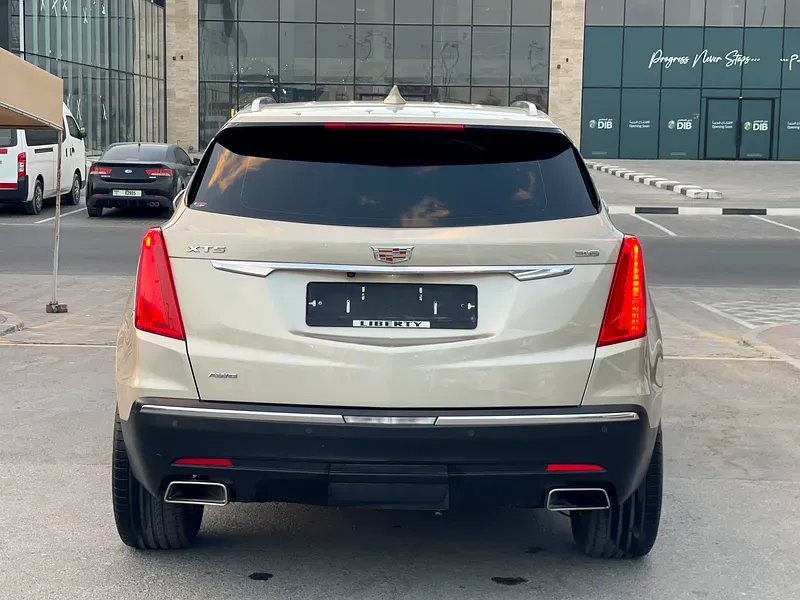 كاديلاك XT5 2017